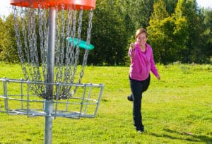 Frisbeegolf – hauskaa ja helppoa liikuntaa kaikenikäisille
